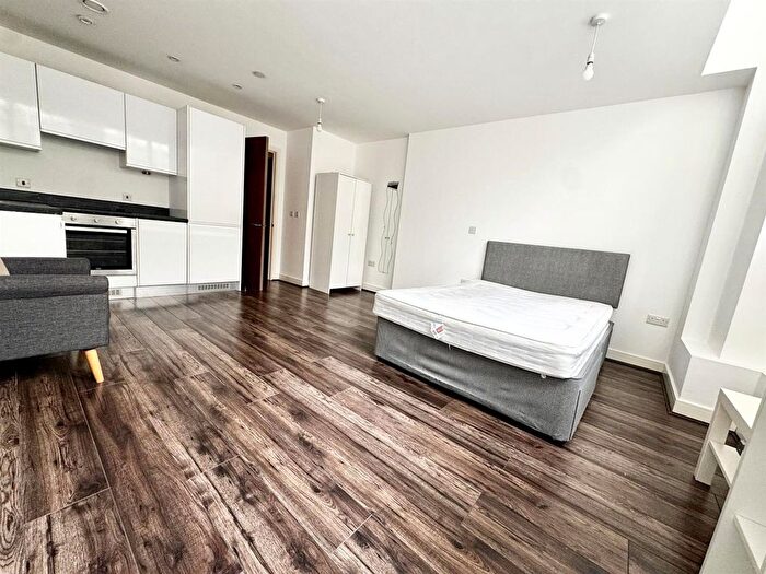 Studio To Rent In The Strand, Liverpool, L2