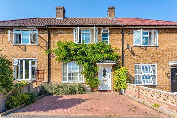 3 Bedroom Terraced House For Sale In Combermere Road, Morden, SM4