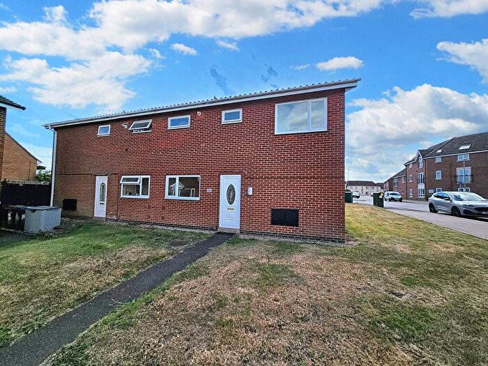 3 Bedroom Semi-Detached House To Rent In Middlefield Lane, Hinckley, LE10