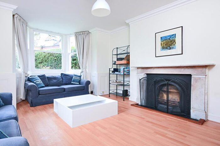 2 Bedroom Apartment To Rent In Christchurch Hill, Hampstead, NW3