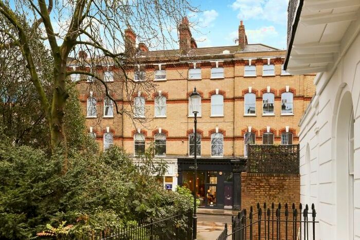 3 Bedroom Flat To Rent In Kings Road, London, SW3