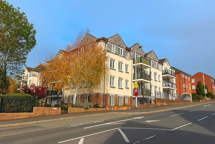 1 Bedroom Flat For Sale In West Street, Axminster, EX13