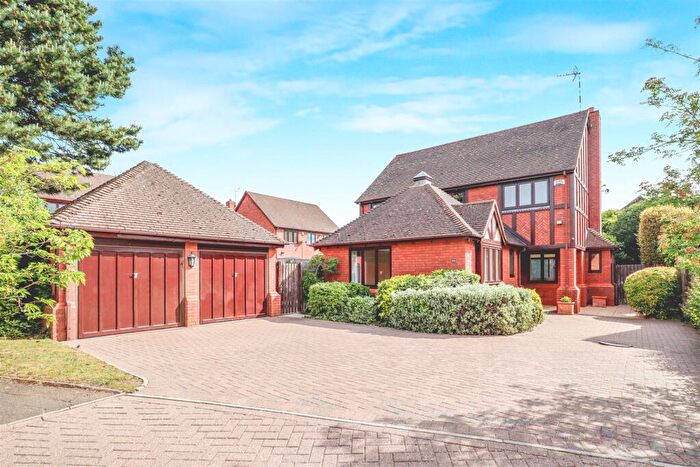 4 Bedroom Detached House For Sale In Butterworth Drive, Coventry, CV4