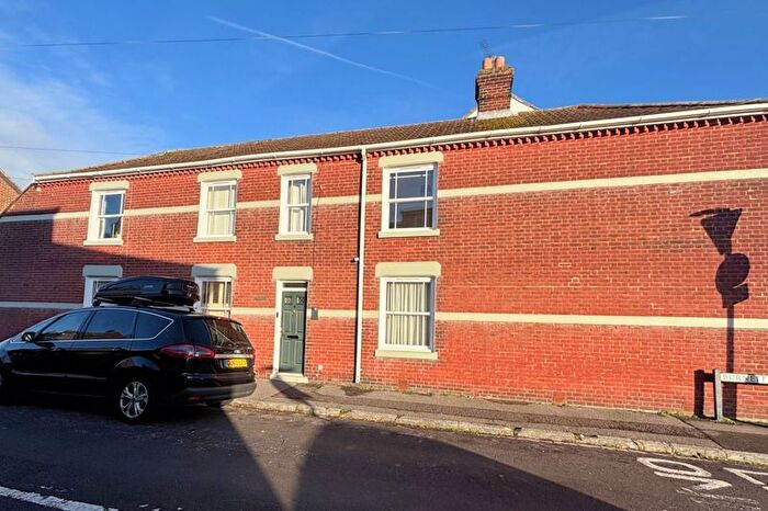 4 Bedroom End Terrace House For Sale In Anns Hill Road, Gosport, PO12
