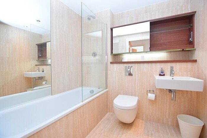 2 Bedroom Apartment To Rent In City Lofts, St Pauls Square, Sheffield, S1