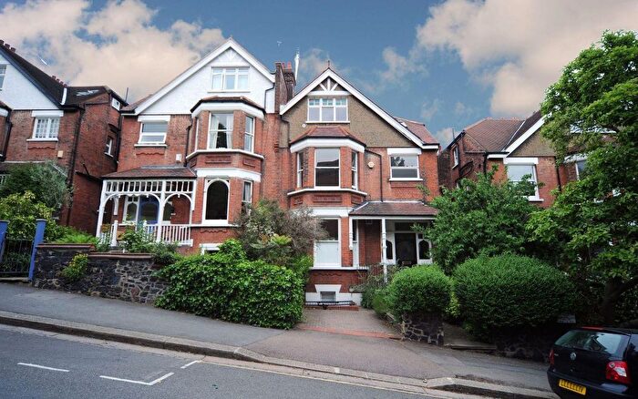 2 Bedroom Flat For Sale In Southwood Avenue, Highgate, London, N6