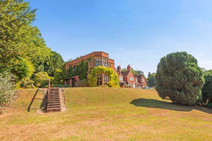 4 Bedroom Terraced House For Sale In Colekitchen Lane, Gomshall, GU5