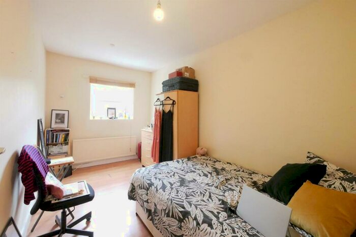 1 Bedroom Apartment To Rent In Fonthill Road, Finsbury Park, N4