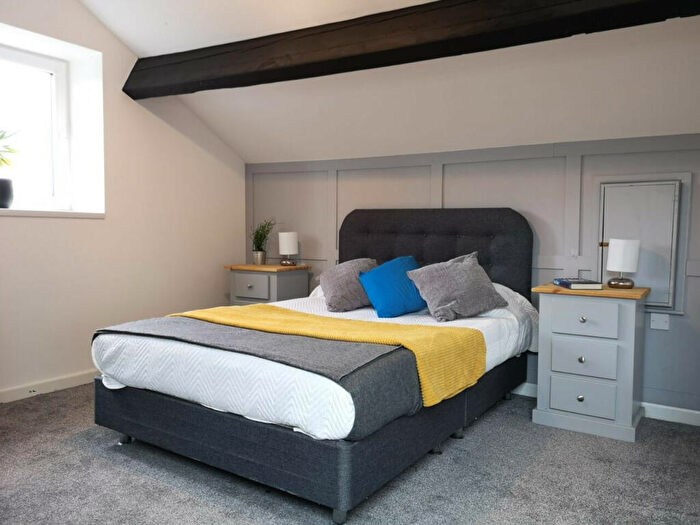 1 Bedroom Apartment To Rent In Burnley Road, Burnley, Lancashire, BB10