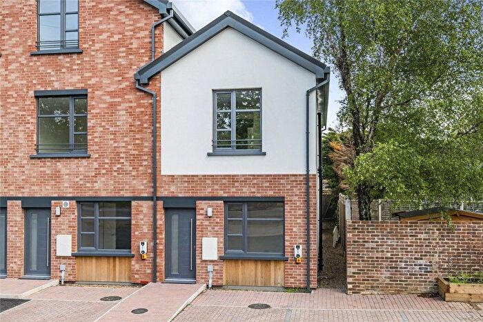 3 Bedroom End Terrace House To Rent In New Haw, Surrey, KT15