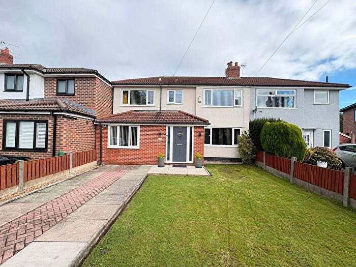 4 Bedroom Semi Detached House For Sale In Whinney Grove East, Maghull, L31