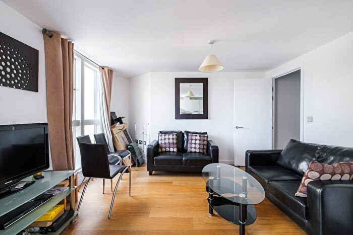 2 Bedroom Apartment To Rent In Pavillion House, Canada Water, SE16