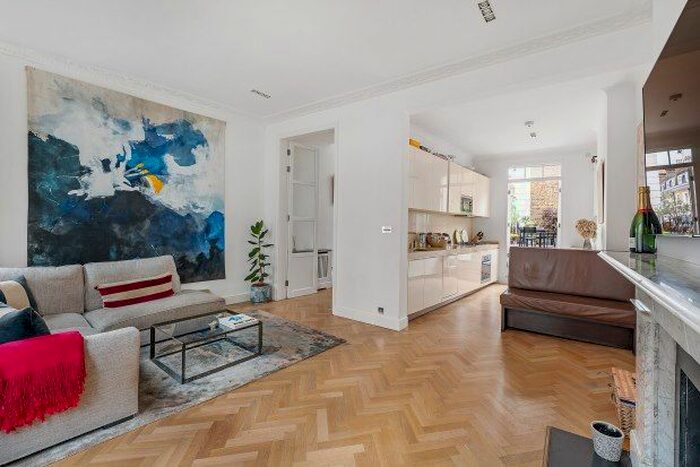 3 Bedroom Maisonette To Rent In Neville Street, London, SW7