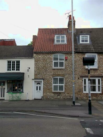 4 Bedroom Semi-Detached House To Rent In Newport, Lincoln, LN1