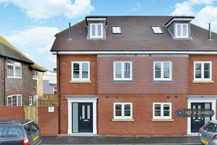 3 Bedroom Semi-Detached House To Rent In West Street, Haslemere, GU27