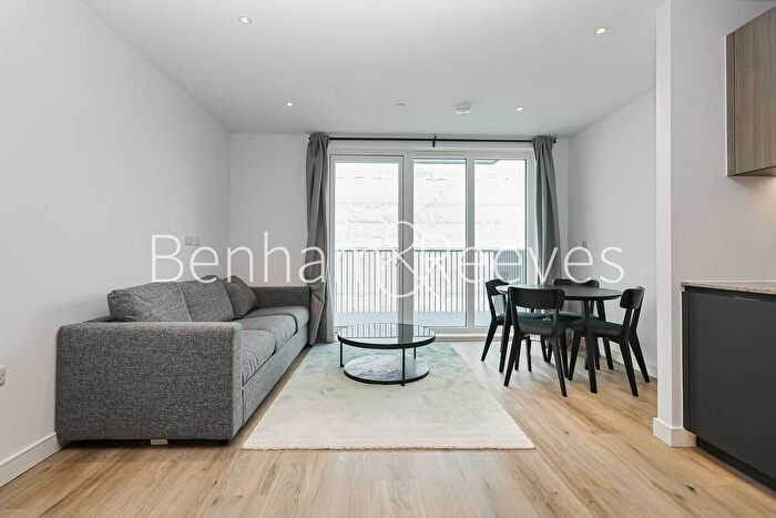 1 Bedroom Flat To Rent In Viola House, Southall, UB1