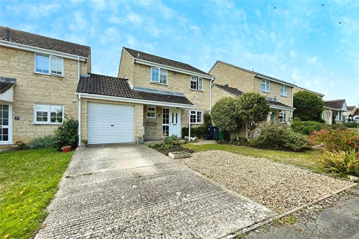 3 Bedroom Link Detached House For Sale In Palairet Close, Bradford On Avon, BA15