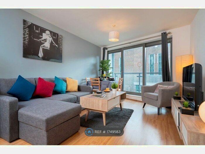 2 Bedroom Flat To Rent In Ashleigh Court, Watford, WD17