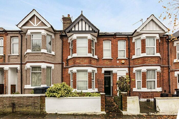 4 Bedroom Property To Rent In Bramley Road, London, W5