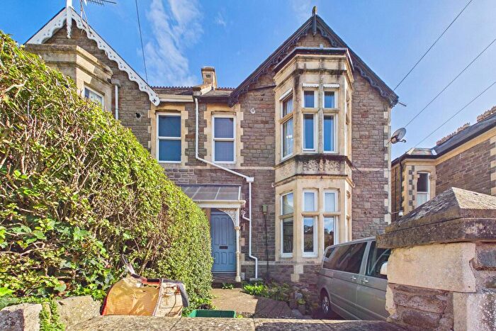 Studio To Rent In Queens Road, Clevedon, BS21