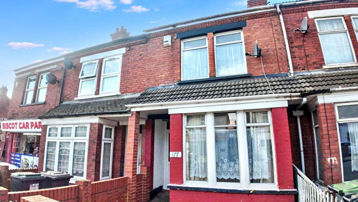 3 Bedroom Terraced House For Sale In Biscot Road, Luton, Bedfordshire, LU3