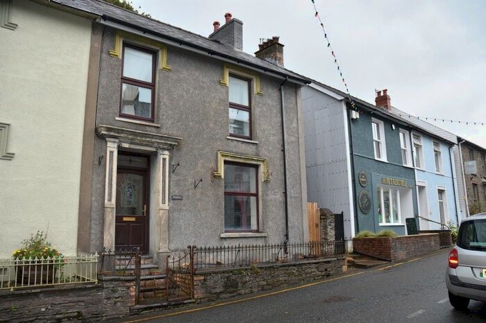 3 Bedroom Town House To Rent In Highbury, Wind Street, Llandysul, SA44