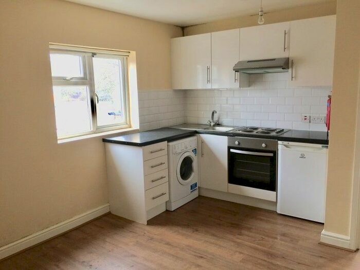1 Bedroom Flat To Rent In Saint Margarets Terrace, Plumstead Common, SE18