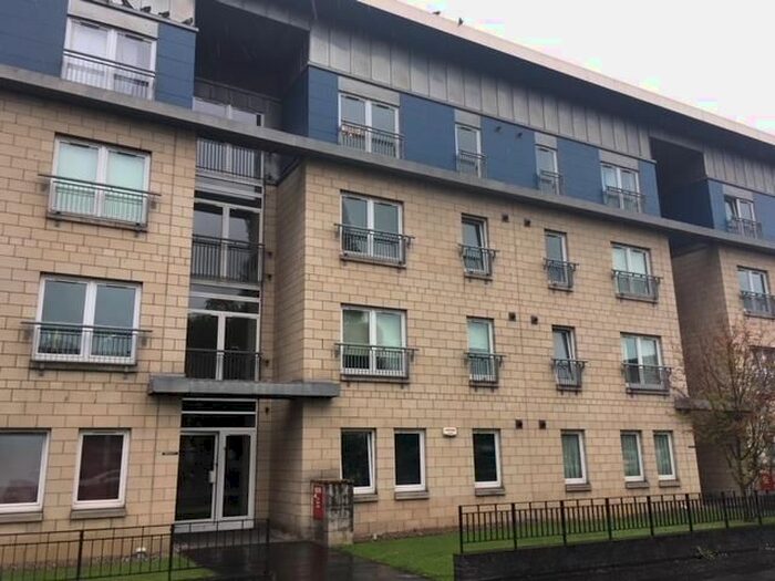 2 Bedroom Flat To Rent In Shields Road, Glasgow G41