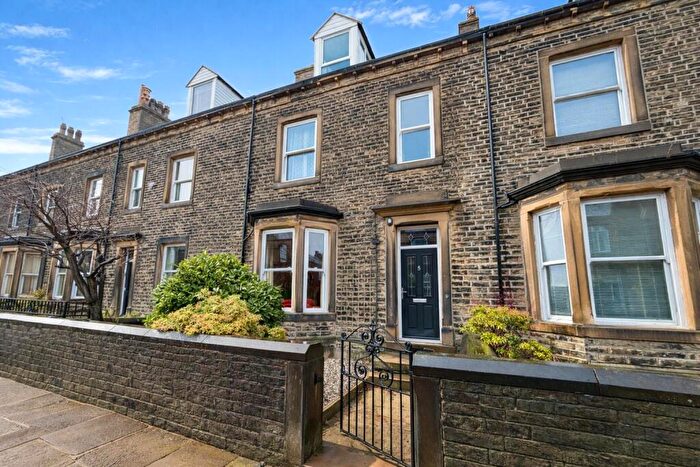 5 Bedroom Terraced House For Sale In Elmfield Terrace, Halifax, HX1