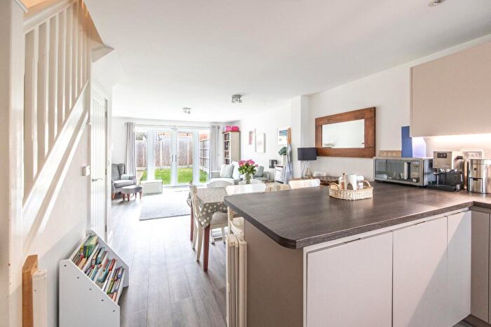 2 Bedroom End Of Terrace House For Sale In Thackeray Drive, Northfleet, Gravesend, DA11