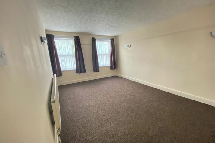 1 Bedroom Flat To Rent In High Road, Chadwell Heath, Romford, RM6