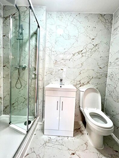 7 Bedroom Semi-Detached House To Rent In Glebe Avenue, Harrow, HA3