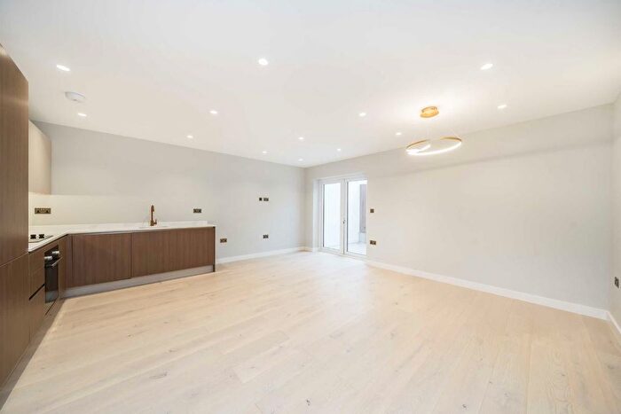2 Bedroom Maisonette For Sale In The Broadway, Wimbledon, SW19