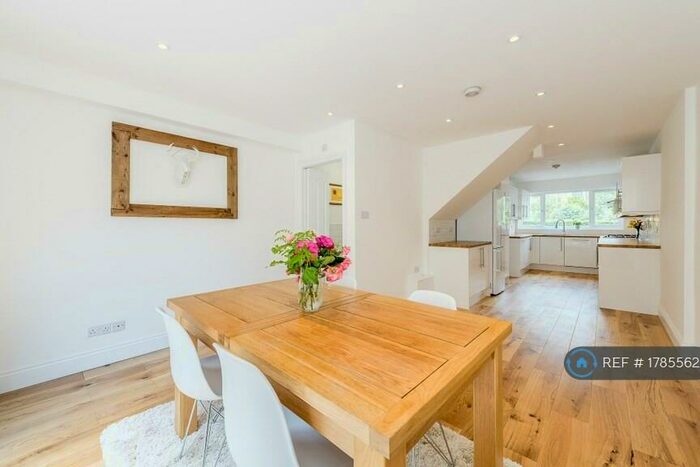 4 Bedroom Terraced House To Rent In Kennet Street, London, E1W