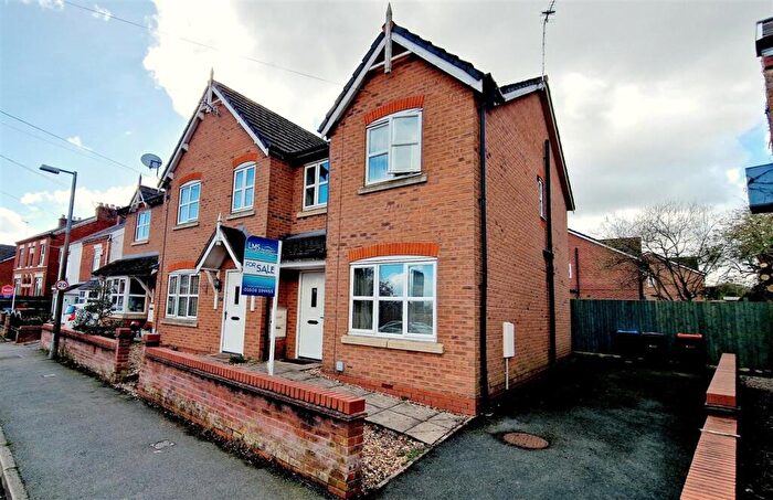 3 Bedroom Semi Detached House To Rent In Queensway, Winsford, CW7