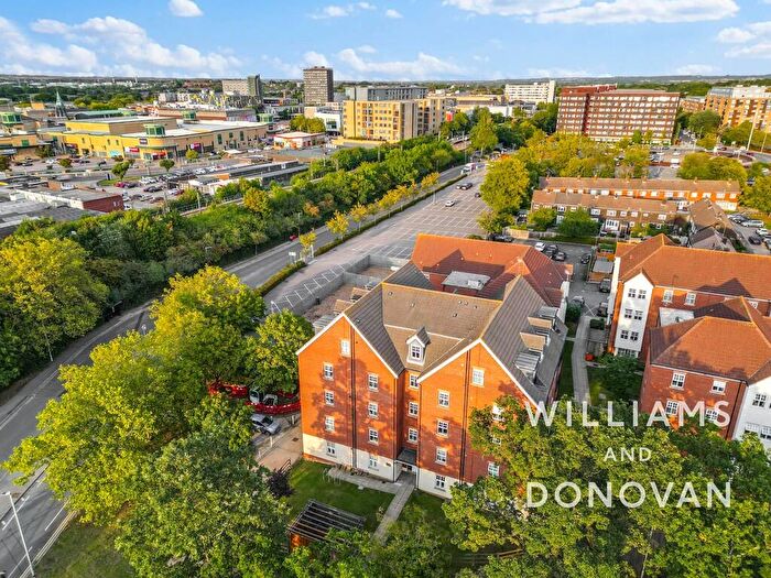 2 Bedroom Flat For Sale In Bessemer Close, Basildon, SS16