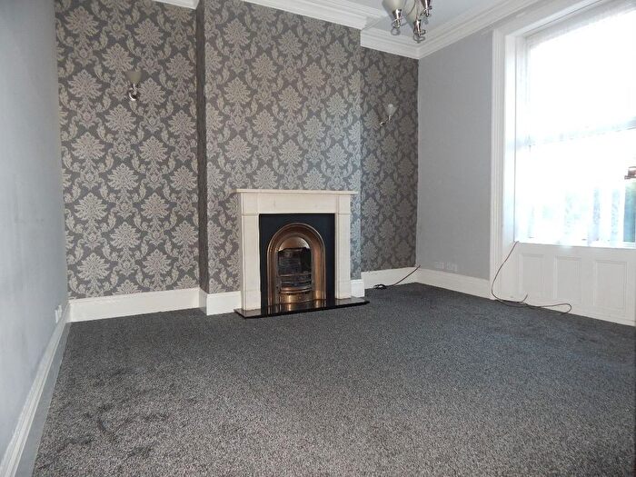 3 Bedroom Terraced House To Rent In Longlands Road, Dewsbury, WF13