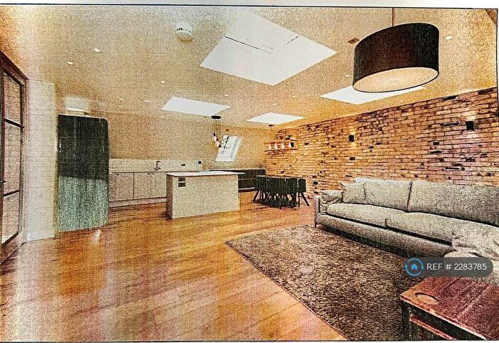 2 Bedroom Penthouse To Rent In London, London, N6