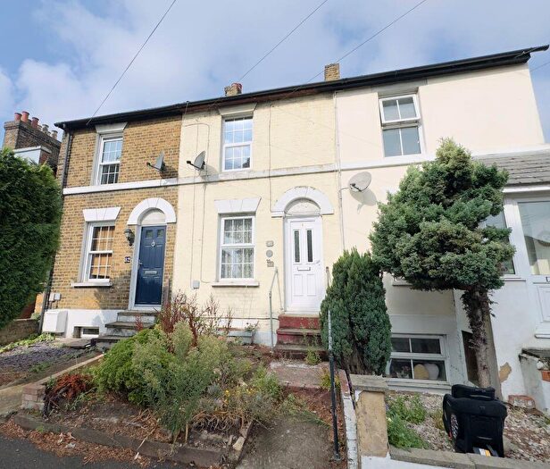 2 Bedroom Terraced House For Sale In Station Road, Dartford, DA1