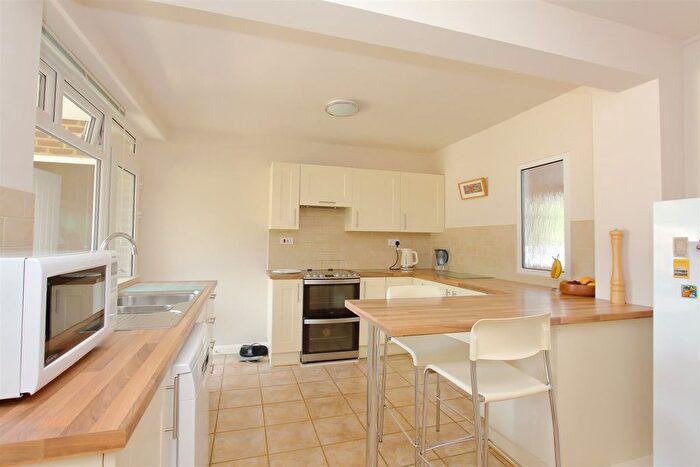 4 Bedroom Detached House For Sale In Chalkcroft Lane, Penton Mewsey, SP11