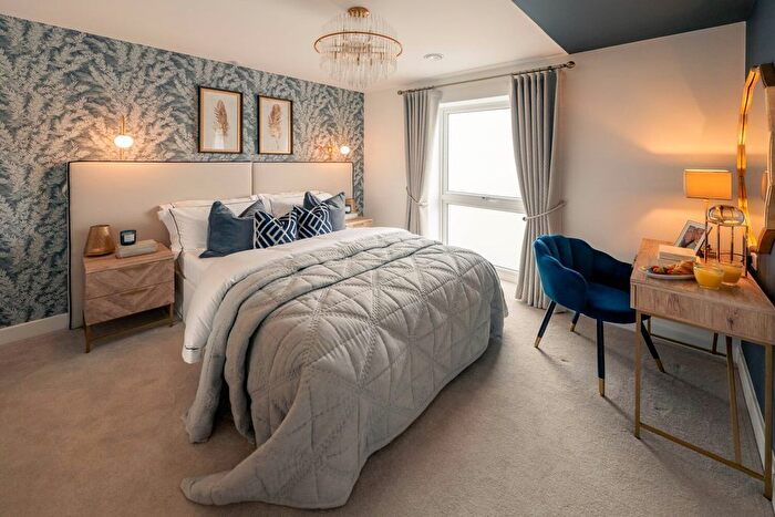 2 Bedroom Flat To Rent In Connaught Close, Shirley, Solihull, B90