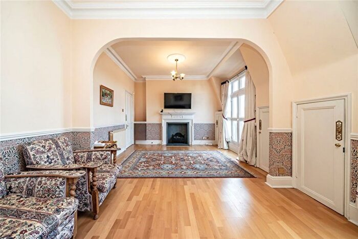 2 Bedroom Flat For Sale In Blomfield Court, London, W9