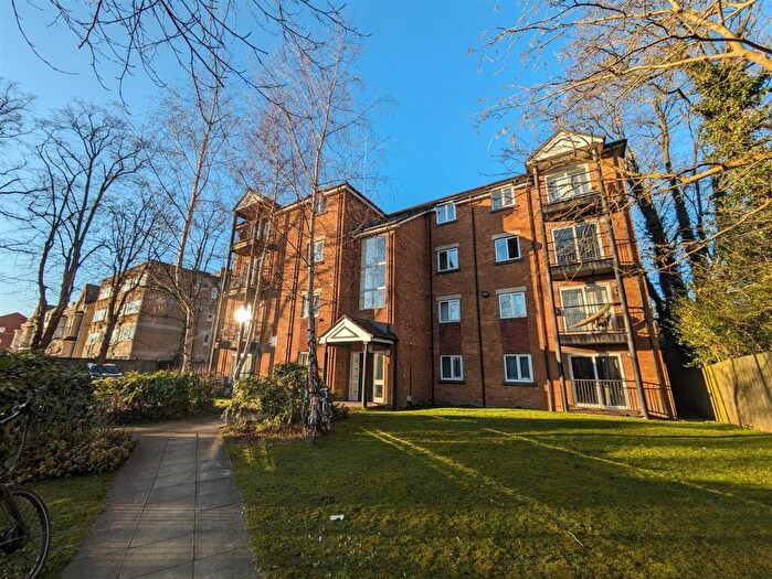 2 Bedroom Apartment To Rent In Dawn Court, Wilbraham Road, Manchester, M14