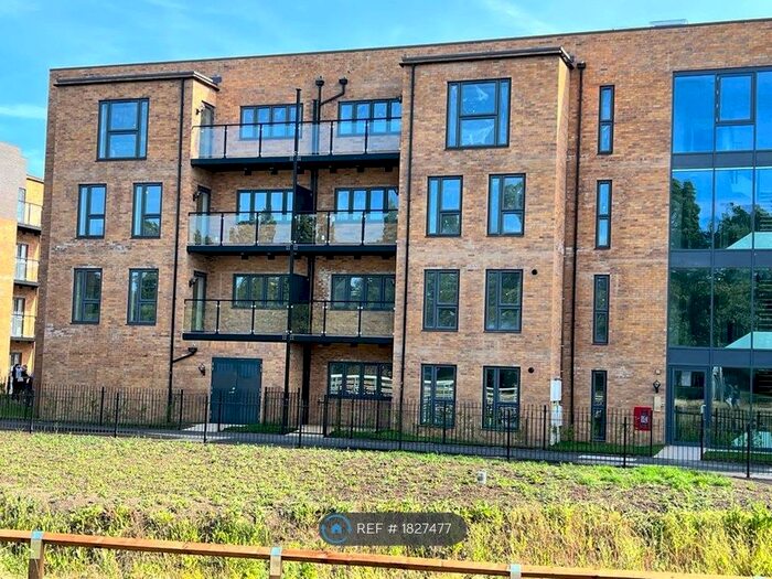 2 Bedroom Flat To Rent In Sparrow Street, Rainham, RM13