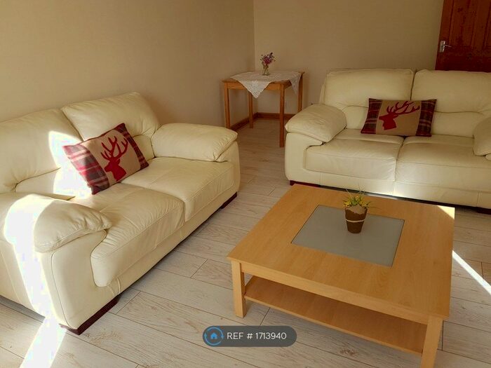 2 Bedroom Flat To Rent In Laburnum Walk, Aberdeen, AB16