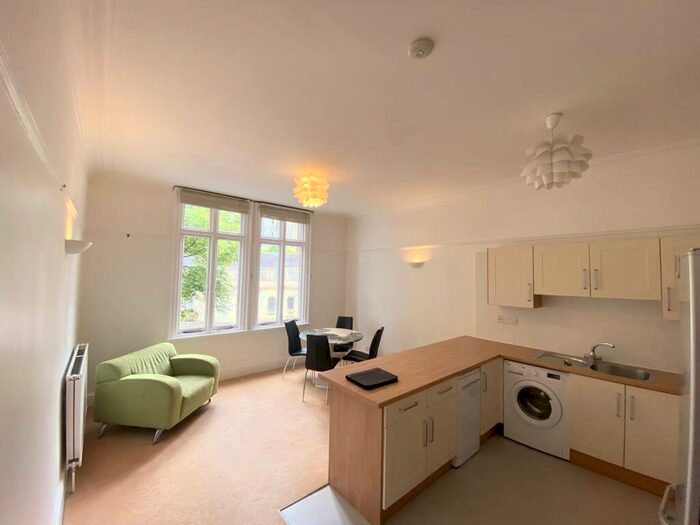 2 Bedroom Apartment To Rent In Peveril Drive, Nottingham, NG7