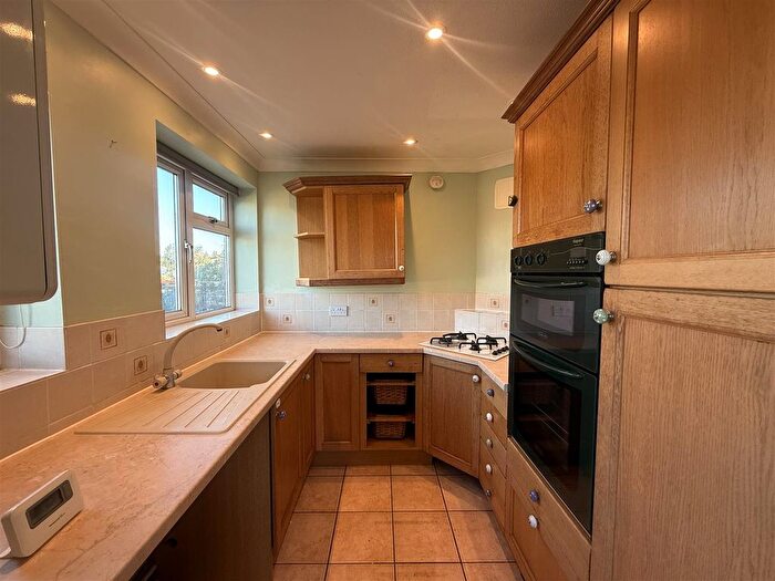 2 Bedroom End Terrace House To Rent In Woodmead Road, Axminster, EX13