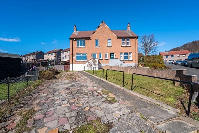 3 Bedroom Semi-Detached House For Sale In Kinninmonth Avenue, Burntisland, KY3