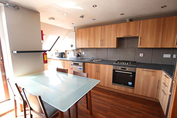 3 Bedroom Flat To Rent In Pleasance Court, DD1
