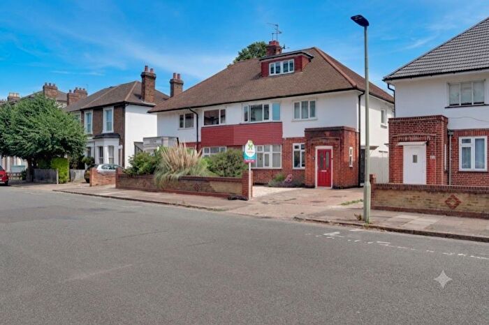 3 Bedroom Maisonette For Sale In Palace Court, Palace Grove, Bromley, BR1